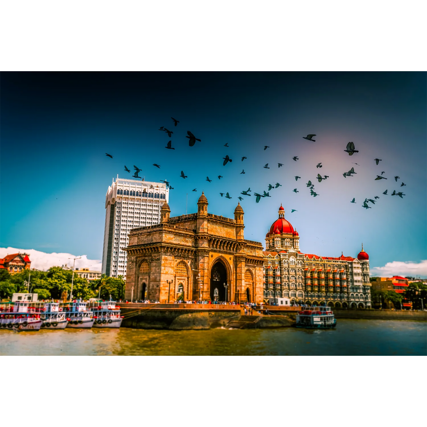 HD Quality Wallpaper of Gateway of India with Flying Birds